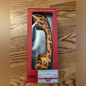 NWT Totes Cheetah Retro Phone Handset
